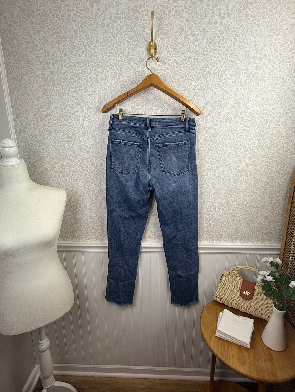 Evereve The Ever Straight High Rise Raw Hem Denim Jean - Size - 27 - Picture 8 of 9